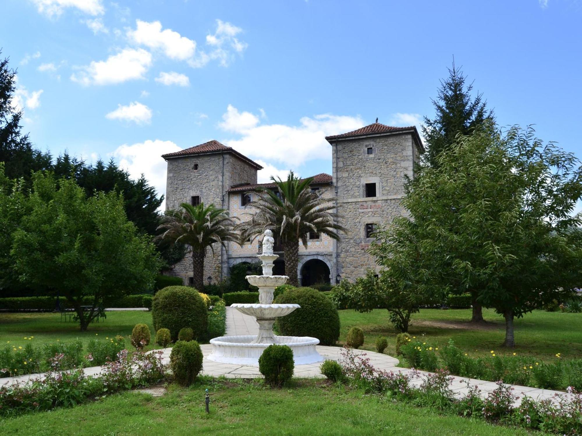 Akla Hotel Palacio Torre De Ruesga Calseca Exterior photo